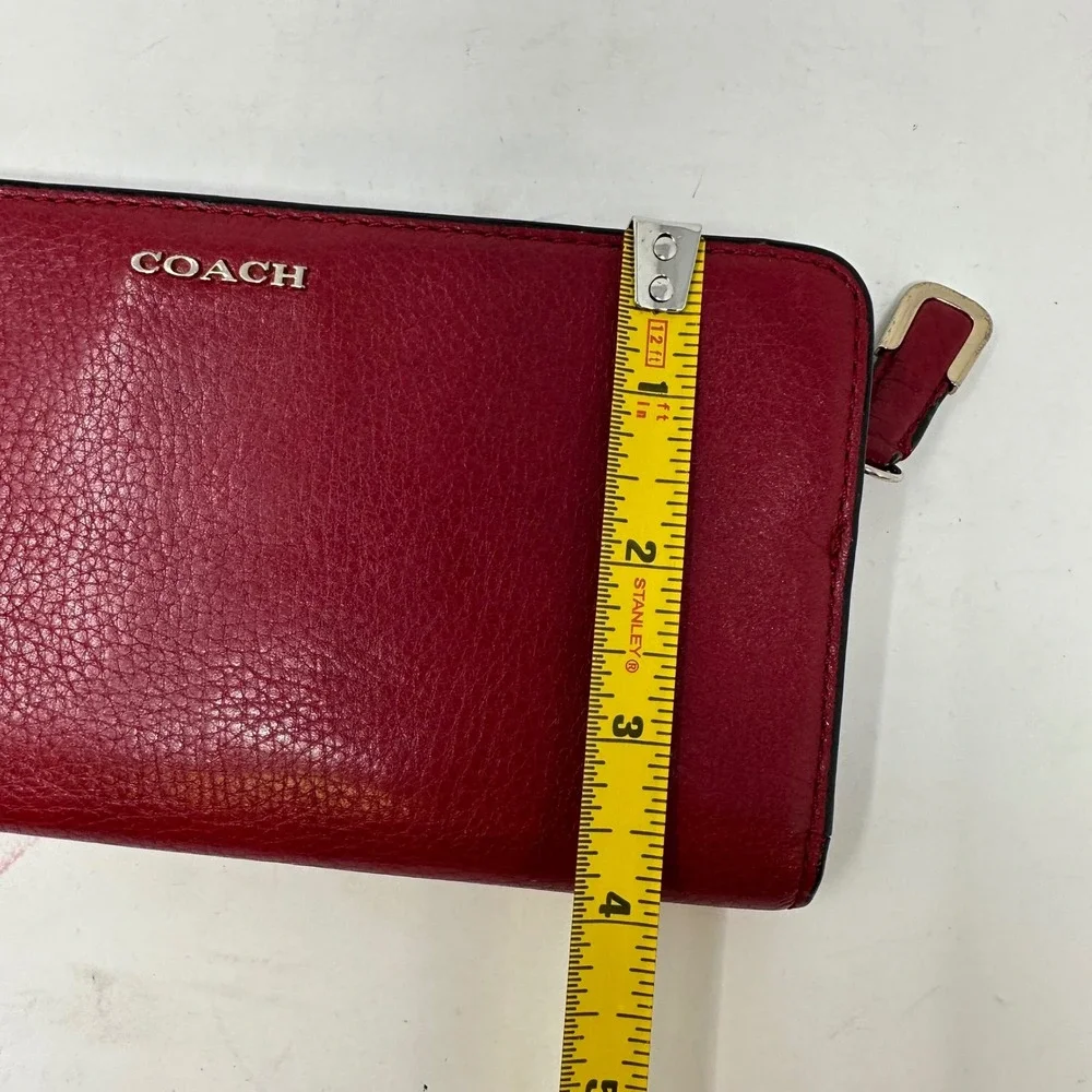 Coach Essential Slim Skinny Wallet Ruby Strawberry‎